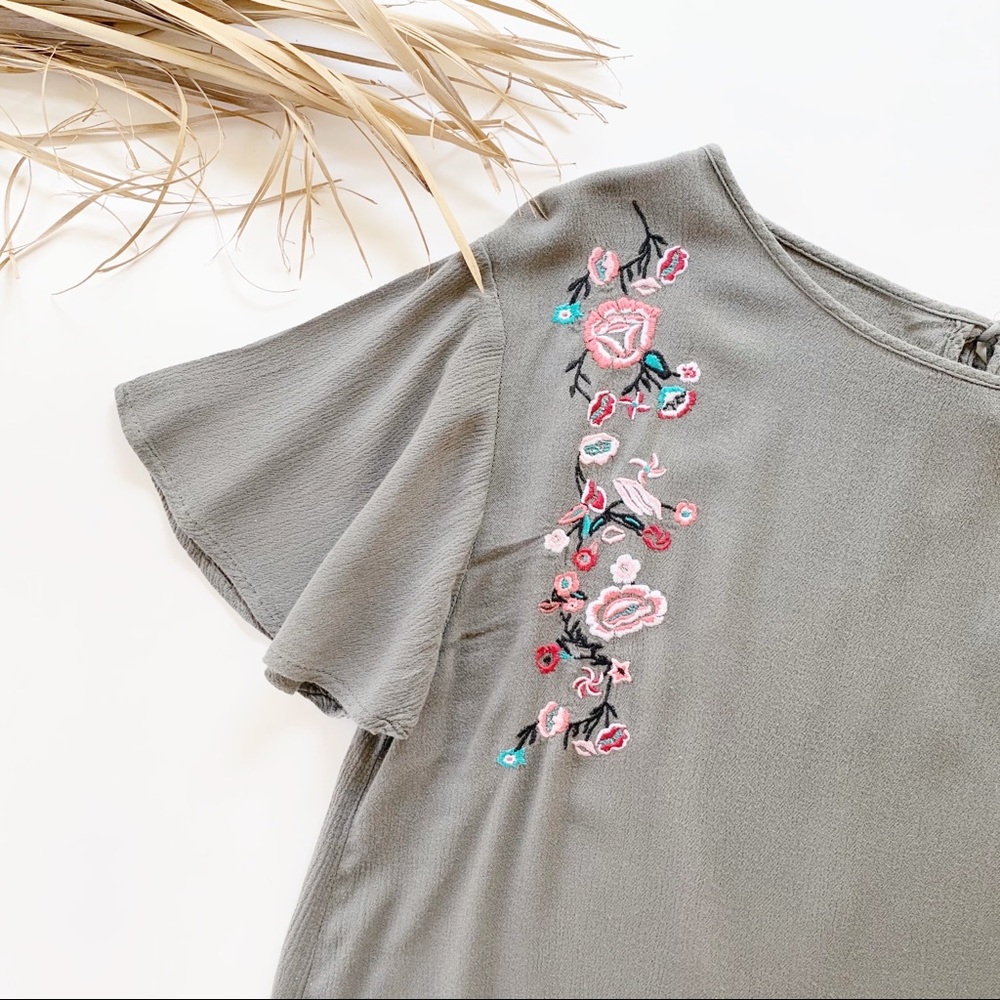 Cloud Chaser Embroidered Floral Top Olive Size L